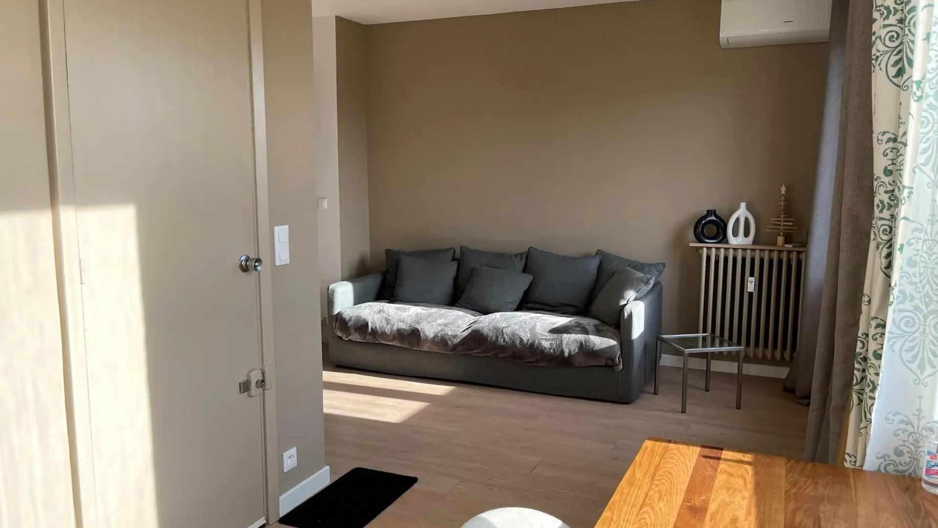 Chez Male -Appartement Avec Grande Terrasse Et Parking Pres Du Parc Jourdan - Centre Ville Aix-en-Provence 0*,